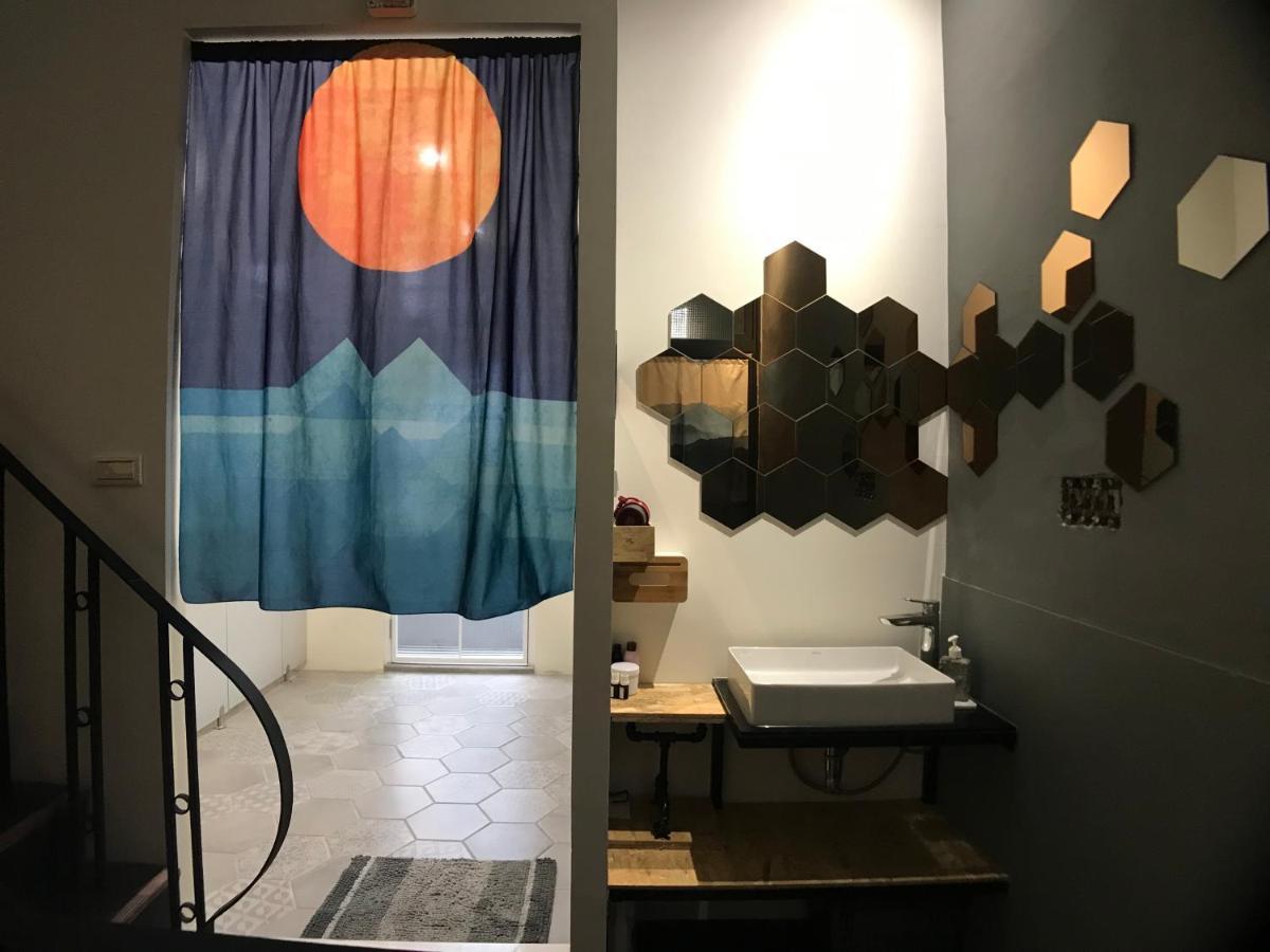 N Joy Takao Hostel Kaohsiung Buitenkant foto
