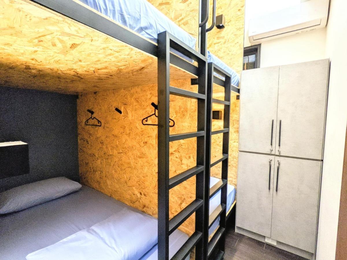 N Joy Takao Hostel Kaohsiung Buitenkant foto